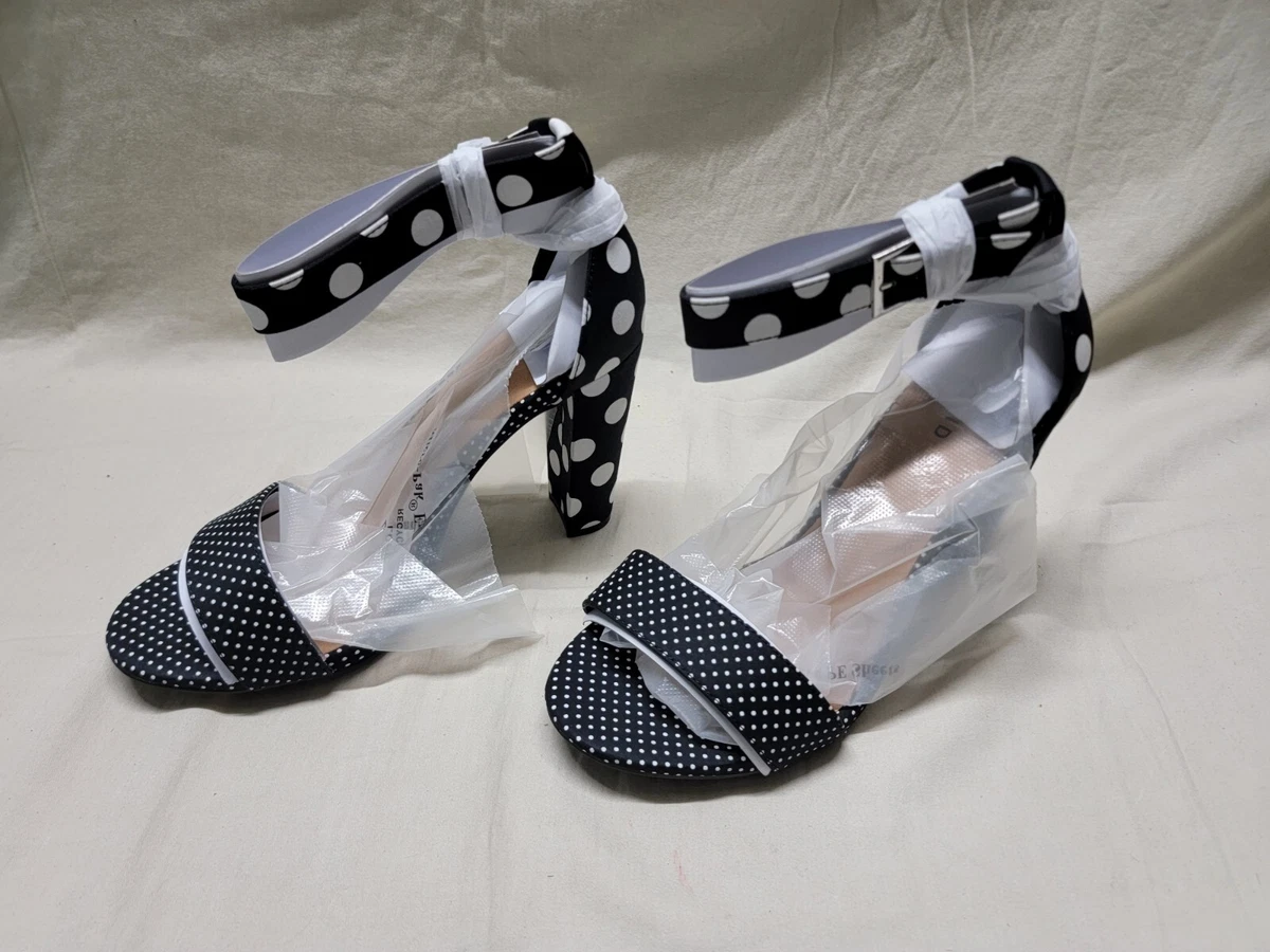 Size 11 wide width heels sale