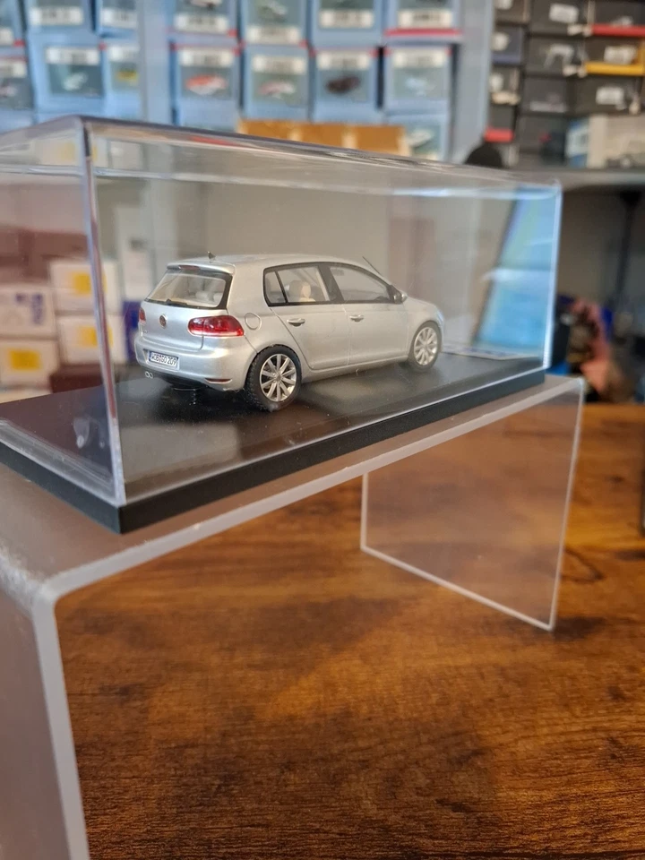 Look Smart 1.43 Volkswagen Golf VI - Silver - Image 4 of 4