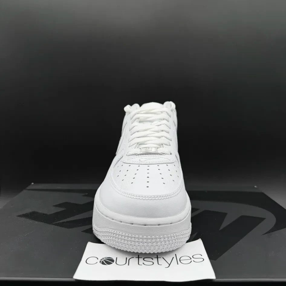 Size 6 - Nike Air Force 1 x Supreme Low Box Logo - White for sale