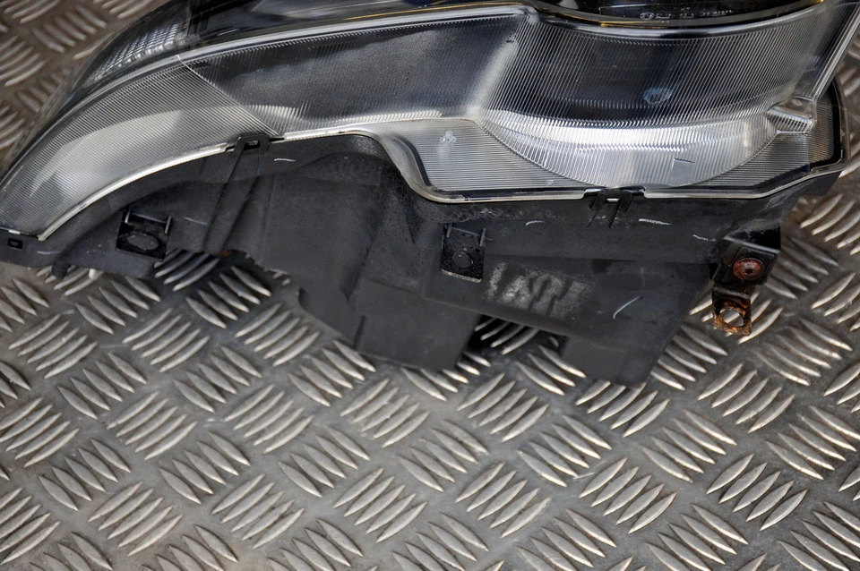 Land Rover Freelander facelift 2004-2006 headlight complete right O/S XBC500940 - Image 3 of 4