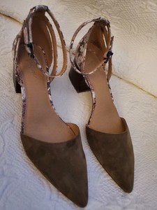 mid block heel closed toe