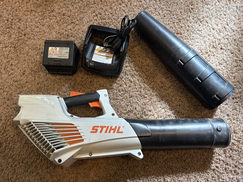 Stihl BGA56 Cordless Handheld Blower + 54 Wh Battery + Charger Tested Works