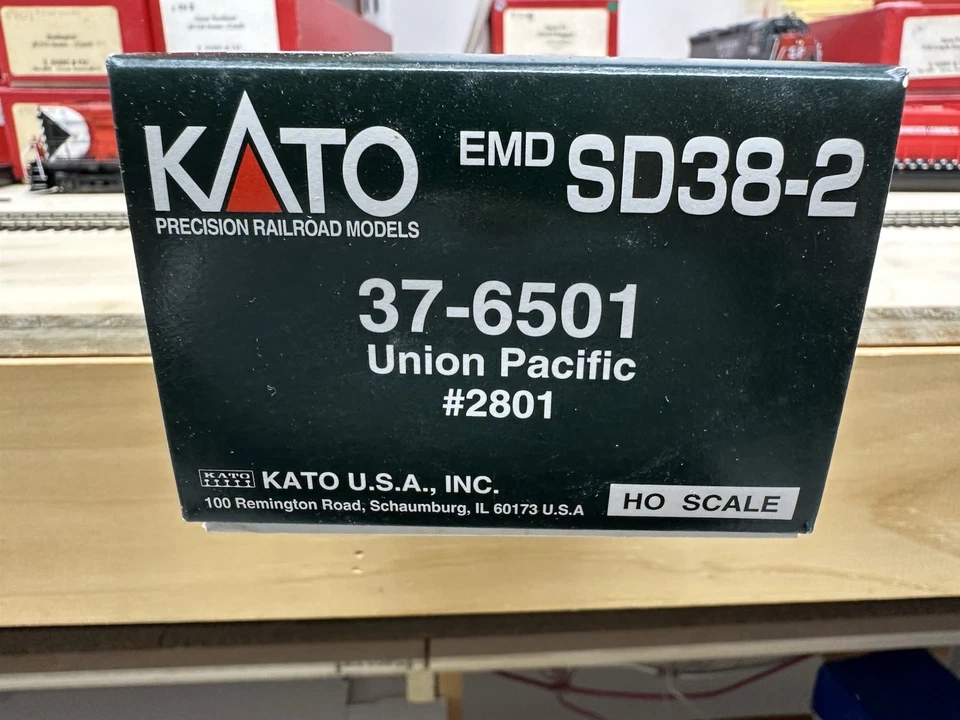 Kato Union Pacific EMD SD38-2 #2801 NOS - Image 2 of 3