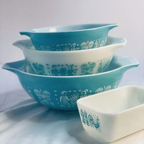 1950s PYREX Amish Butterprint Cinderella Bowl Set of 4 Turquoise Farm USA