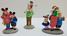 Dept 56 HVC Disney Parks Village Series Disney Parks Family #53546 w/Box