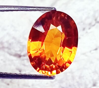 Natürlicher Orange Saphir (GGL) Oval Schliff 5-9 Ct, Zertifiziert