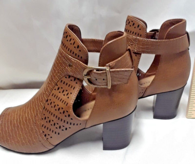 Wear Ever Heels Sasha Shoes Size 6M Brown Open Toe 2'' Block Heel