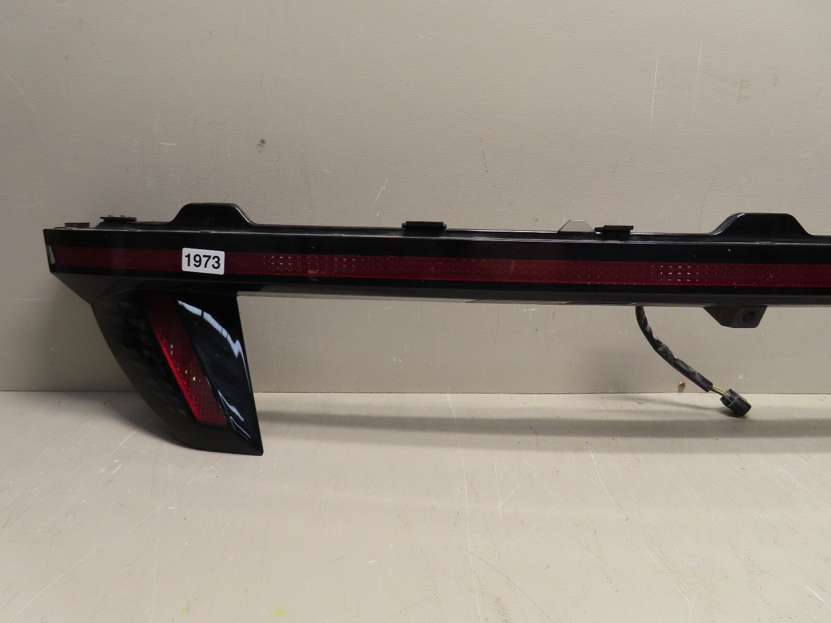 2021-2022 HYUNDAI TUCSON REAR CENTER FULL LED TAIL LIGHT OEM P