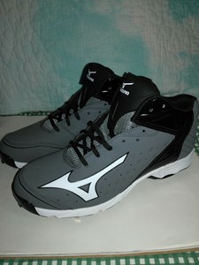 mizuno 9 spike swagger