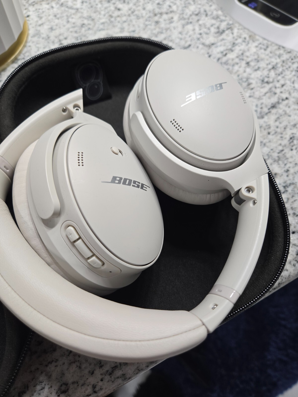 Bose QuietComfort Wireless Over-Ear Headphones - White Smoke-image