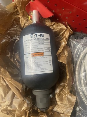 Eaton 02-316503 Industrial Bladder Accumulator 1 QT 3000 PSI Hydraulic