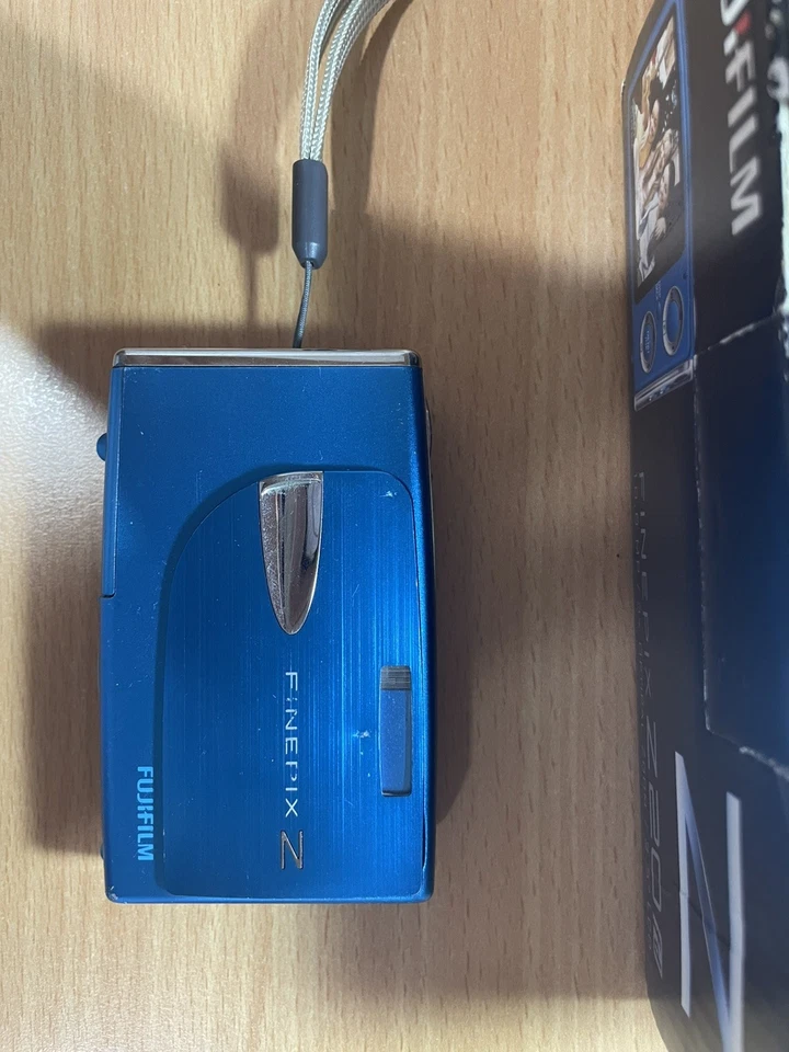 Fujifilm FinePix Z Series Z20fd 10.0MP Digital Camera - Ice blue, photo 1 of 4