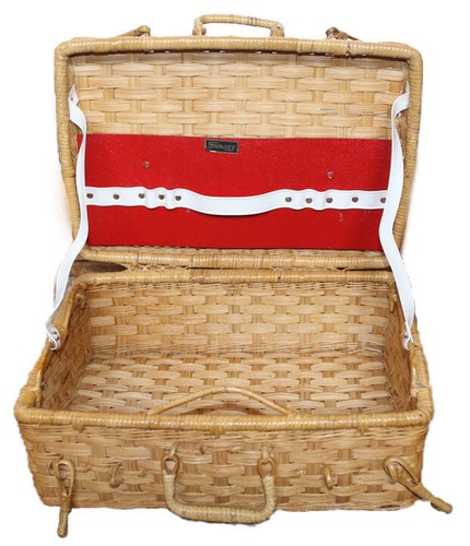 Preloved Sunjoy Wicker Picnic Case, Cane Picnic Basket - Picture 5 of 15