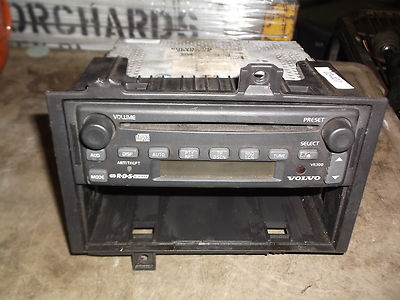 Volvo 20467842 Radio RDS Eon w/ Broken Bracket, See Photos *FREE SHIPPING*