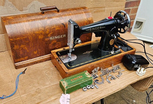 Singer 201K Hand crank sewing machine - Picture 7 of 22