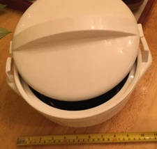 White Footed Non-slip Thermo Hot / Cold Casserole Dish /  Serving Bowl with Lid