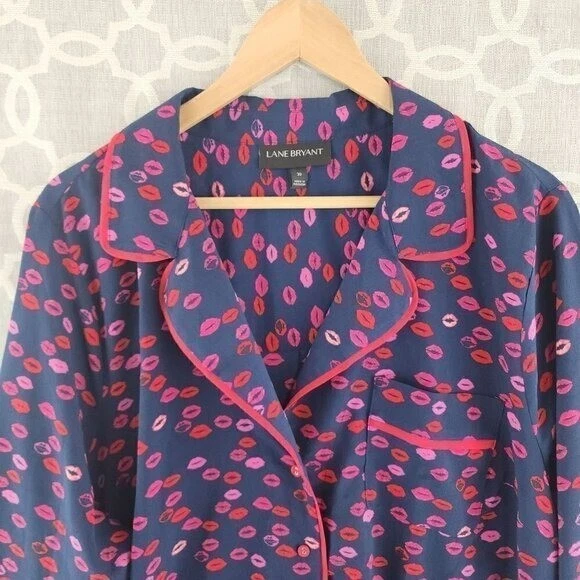 Top pijama estampado labial con botones Lane Bryant para mujer 20 7645 Foto 3 de 4