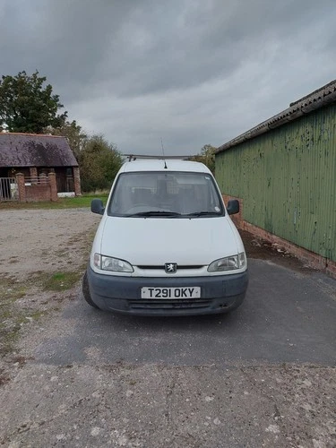 Peugeot Partner 1999- Short MoT  to  21/11/25 - Picture 1 of 9