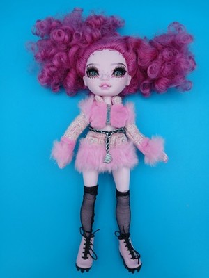 SHADOW HIGH LOLA WILDE DOLL FIGURE with COSTUME BALL OUTFIT - HALLOWEEN VIBE TOY