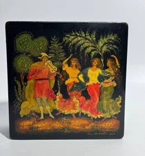 Palekh lacquer box by G.N. Kochetov, 1969, signed, large, hand-painted USSR