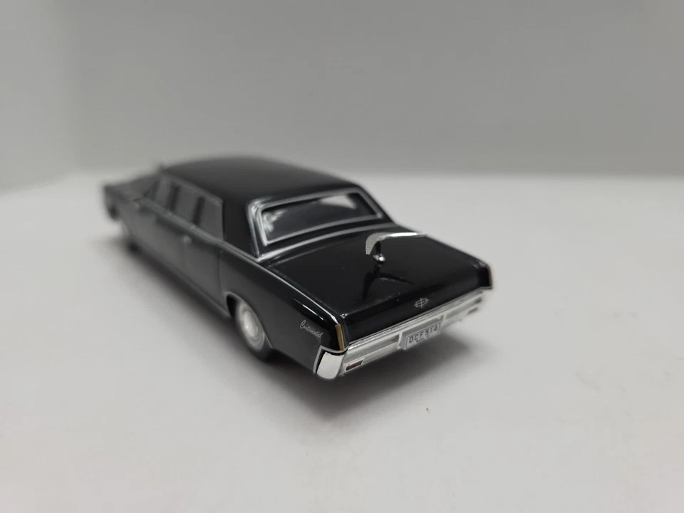 Lincoln Continental Los Angeles 1967 limusina modelo fundido a presión, IXO, 1/43 negro Foto 4 de 4