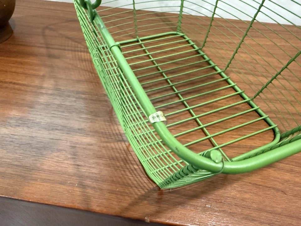 Vintage Green Metal Wire Basket Picnic Storage Organizer Farmhouse Decor Taiwan - Image 4 of 4