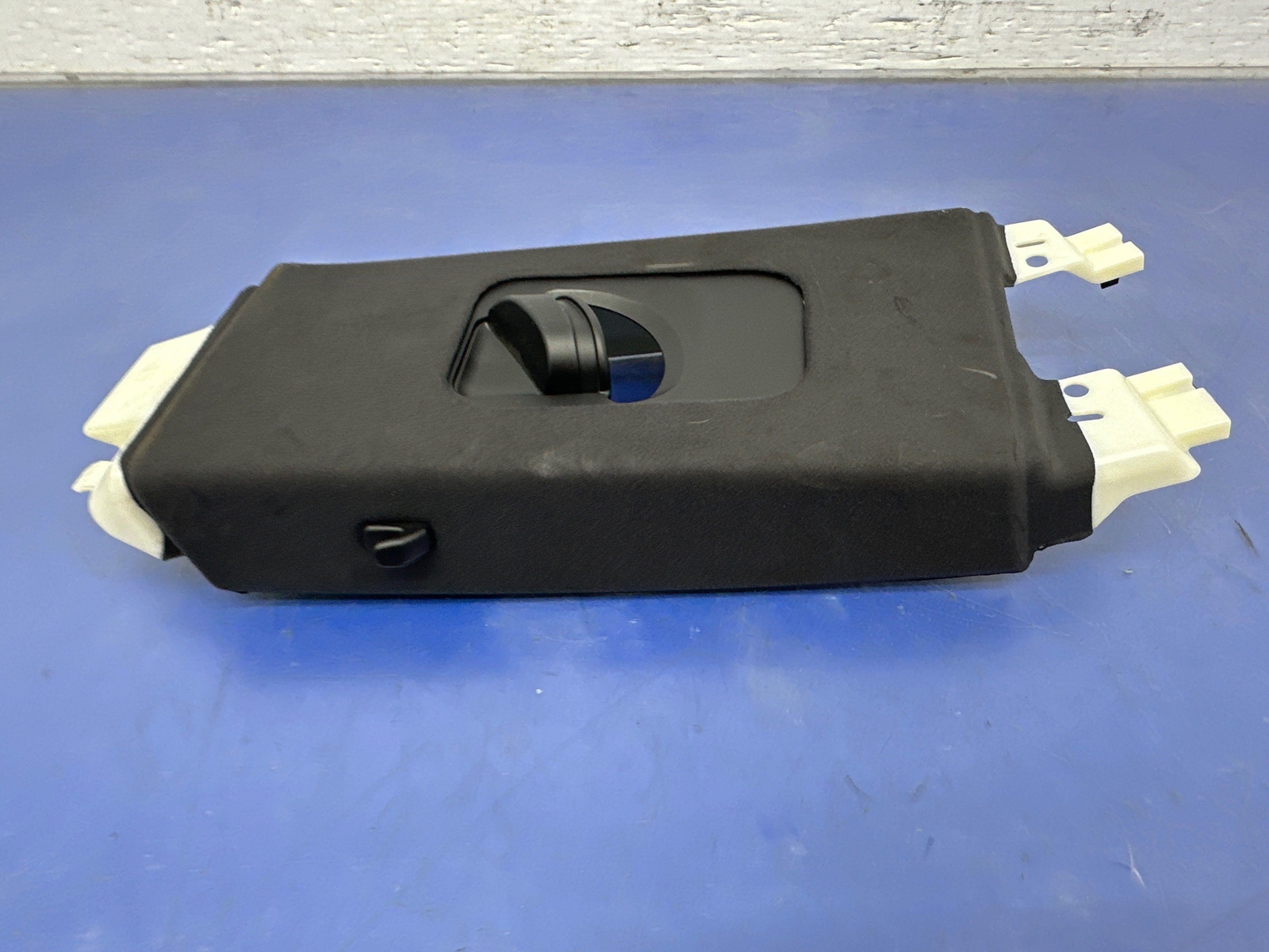2017 - 2020 MASERATI LEVANTE M161 OEM RIGHT & LEFT B PILLAR TRIM COVER PANEL SET