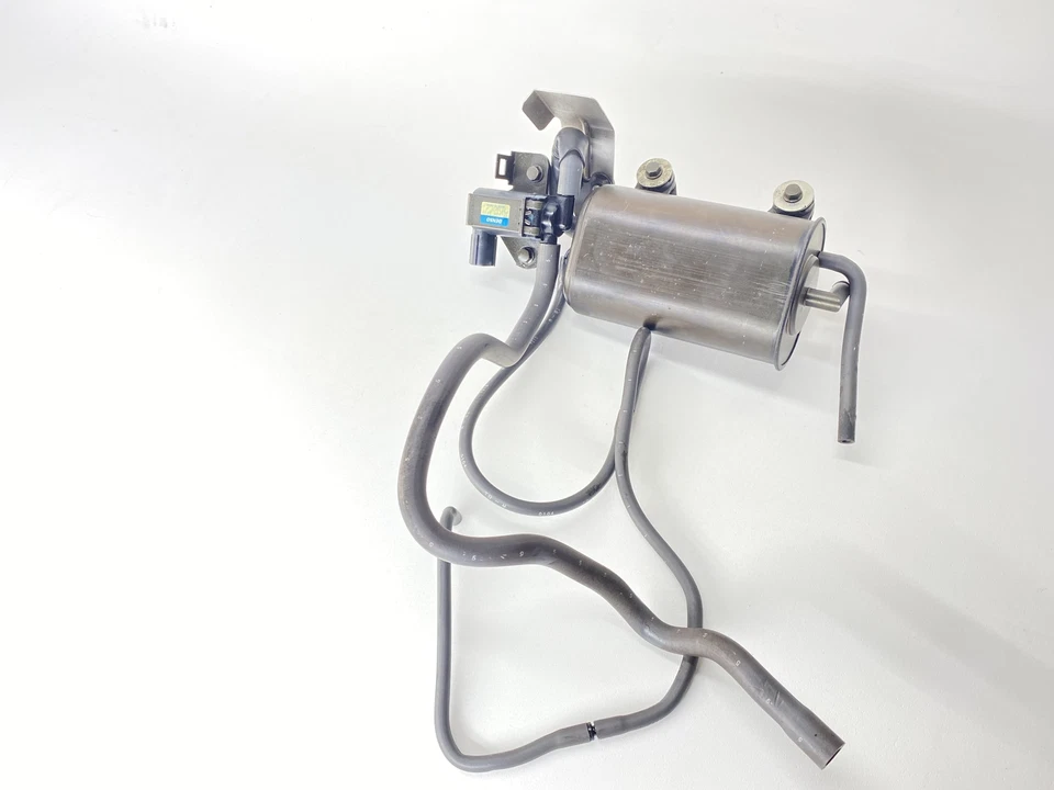 2004 HONDA CBR1000RR EVAP VASILHA DE EMISSÃO DE CARVÃO VAPOR 17410-MEL-770 - Imagem 3 de 4