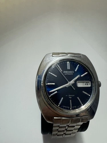 Vintage Seiko 7006-7007 Mens Automatic Day/Date Watch Blue Dial