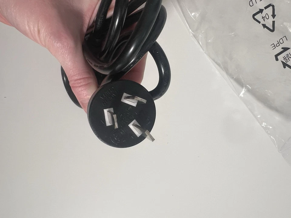 I-SHENG SP-852 Power Cord Argentina IRAM 10A 250V IEC C13 Plug - Image 2 of 3