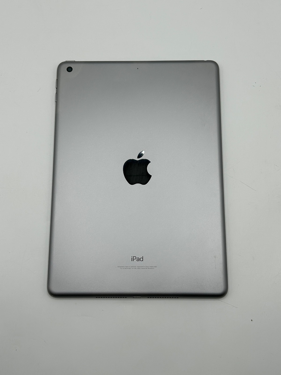 Apple iPad (5th Generation) A1822 2 GB 128 GB, Wi-Fi, 9.7 in