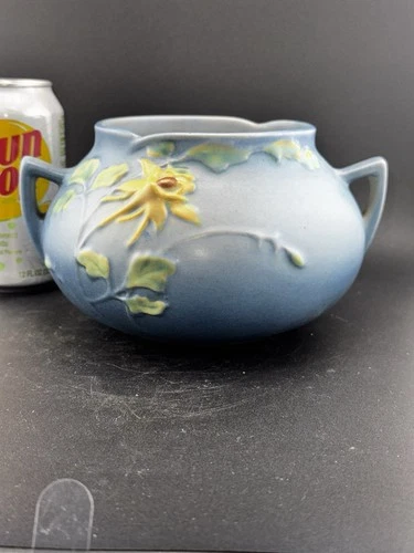 ROSEVILLE POTTERY COLUMBINE 399-4" VASE - BEAUTIFUL BLUE