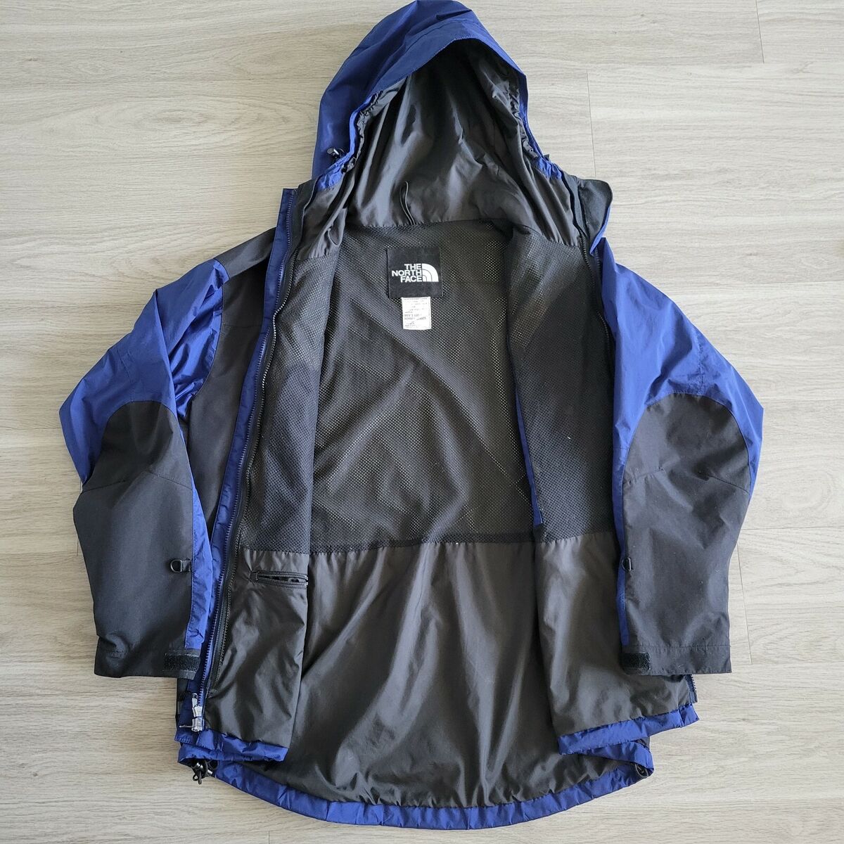 Vintage The North Face Mountain Guide Blue / Black GORE-TEX Vintage The North Face Mountain Guide Blue / Black GORE-TEX