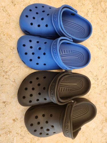 Crocs Kids' Classic Clogs blue and black size 2 - Picture 1 of 6