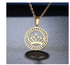 NEW GOLD PLATED PRINCESS CROWN NECKLACE JEWELRY WALT DISNEY WORLD QUEEN USA