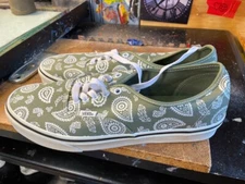 Vans Authentic Primavera Paisley Olive  Size US  10.5 Men's New VN000BW5OLV