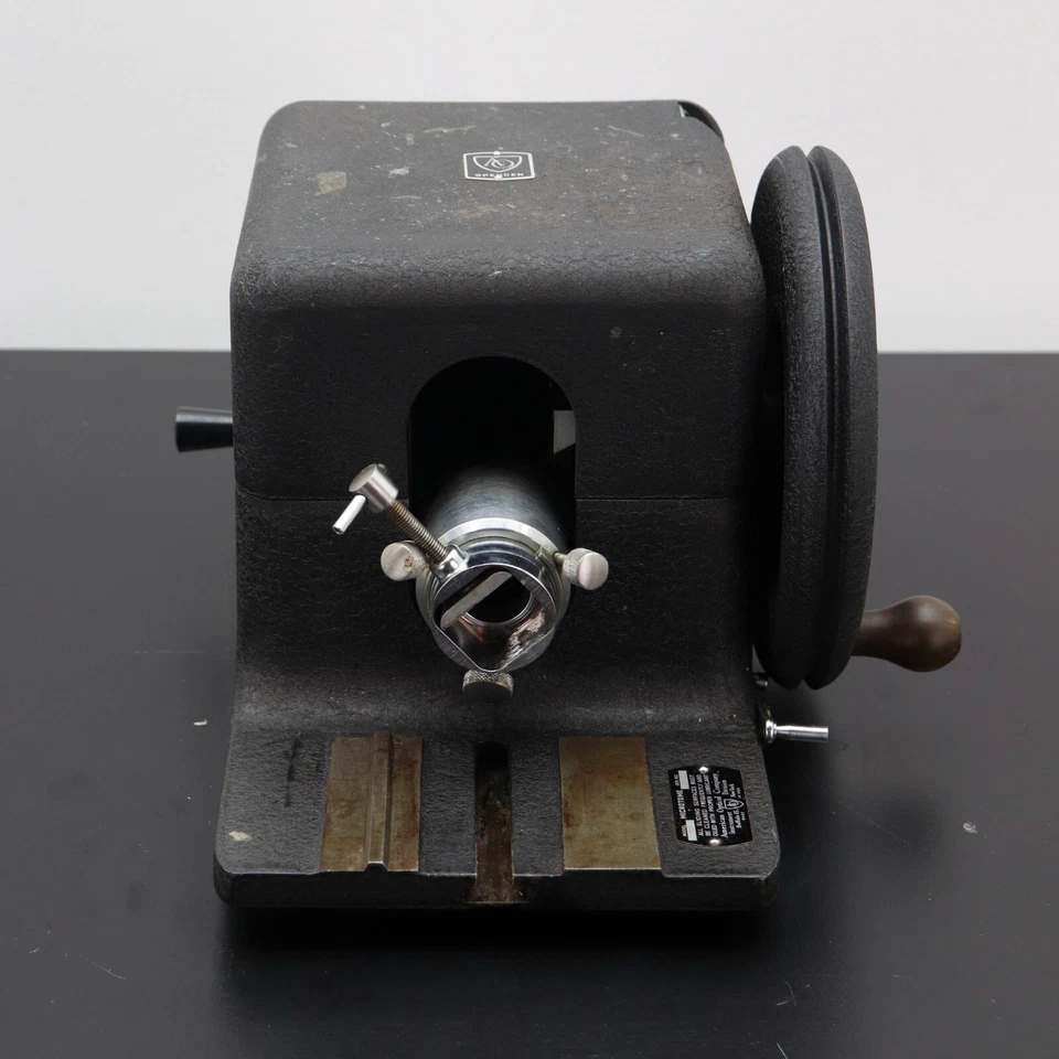 Vintage American Optical Spencer 820 Benchtop Manual Rotary Microtome - Image 3 of 4
