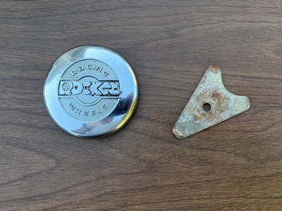 (1) VINTAGE ROCKET RACING WHEEL CENTER CAP CHROME METAL 3.25 RARE