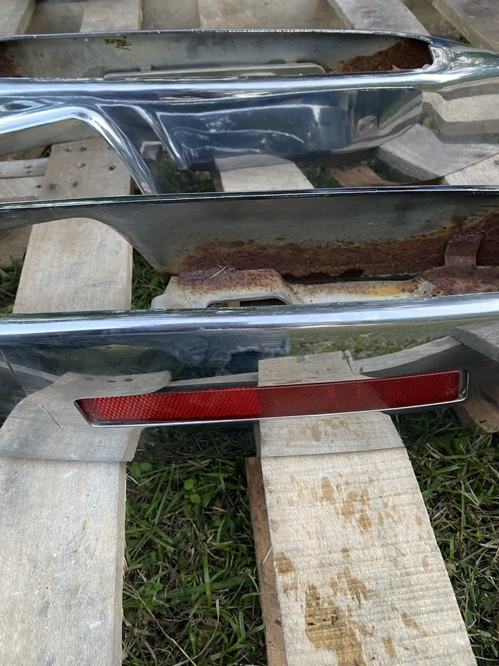 1982 CADILLAC DEVILLE RWD LEFT & RIGHT REAR BUMPER END TAIL LIGHT HOUSING - Image 2 of 4