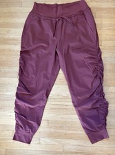 Women  s ATHLETA Sz 6 Attitude Pant Lined Maple Red