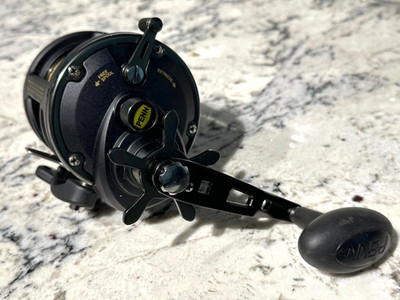 PENN Squall II Fishing Reel Level Wind SQLII30LW Black Very Good Used Condition