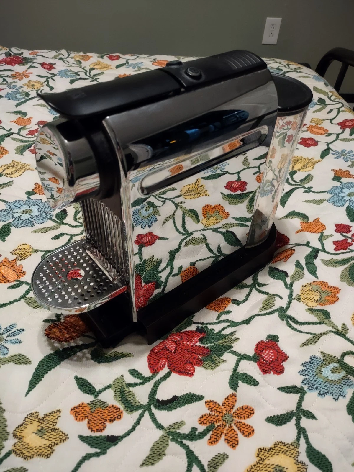 Nespresso CitiZ Espresso Machine,Type C111 , 1260 W Stainless