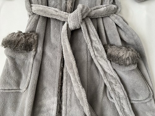 Pottery Barn Women’s Long Thick Robe Size S Faux Fur Gray Plush Belted Classy - Picture 6 of 21