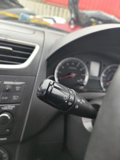 SUZUKI SWIFT 2011-2017 LIMPIAPARABRISAS E INDICADOR TALLO Y ANILLO COMPLETO Foto 3 de 3