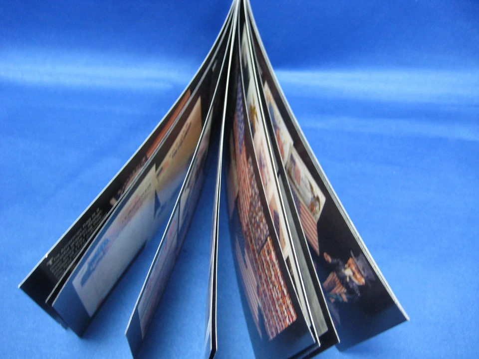 Scott# 9780b (#3776-3780) OLD GLORY Prestige Booklet w/2 panes of ten 37 x 20 - Image 3 of 4