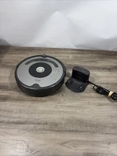 iRobot Roomba 618 Wi-Fi Robot Vacuum OEM With Charger ORIGINAL TESTED WORKS