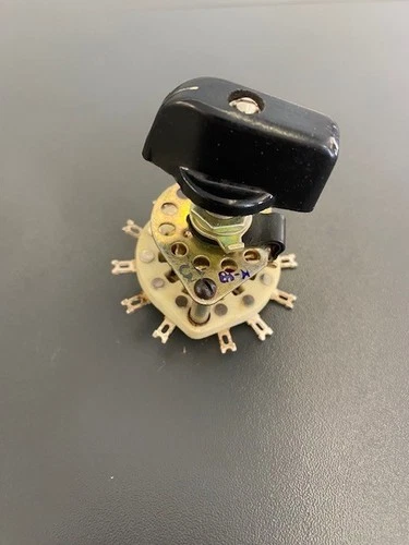 Ceramic Rotary Switch 3 pole 3 positions with knob Break-Before-Make. NOS. Lot 1