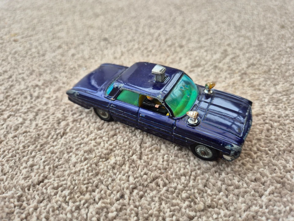 VINTAGE ORIGINAL 1960S CORGI TOYS 487 OLDSMOBILE SUPER 88 MAN FROM UNCLE CAR - Image 2 of 4