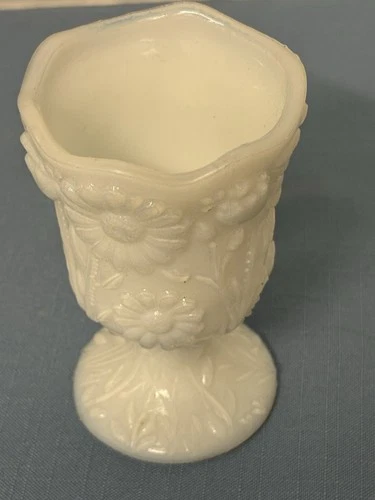 Vintage Milk Glass Toothpick Holder Pedestal Vase Daisy Floral Pattern 4”