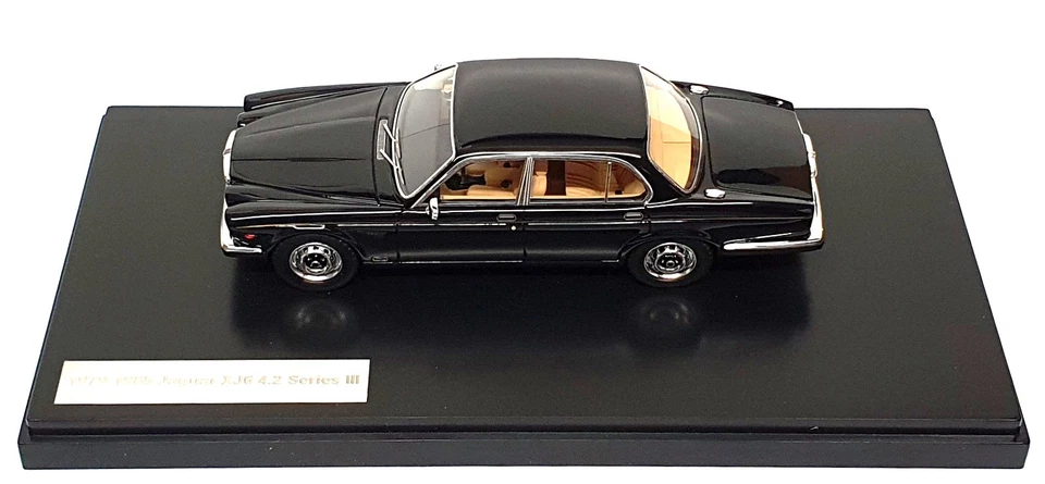 Matrix 1/43 Scale MX41001-283 - 1979-85 Jaguar XJ6 4.2 SIII - Black - Image 4 of 4